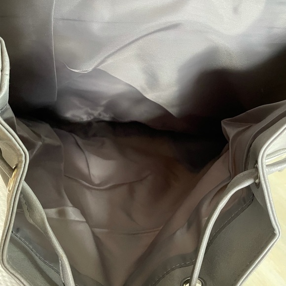 Vegan leather backpack new with tags - Picture 4 of 8